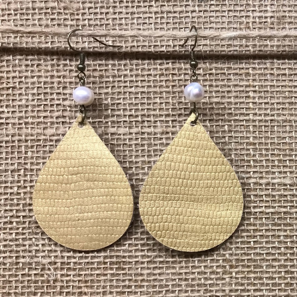 Medium genuine leather earrings